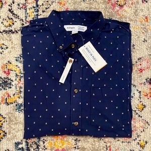 NWT! Men’s Everyday Long Sleeve Button Down